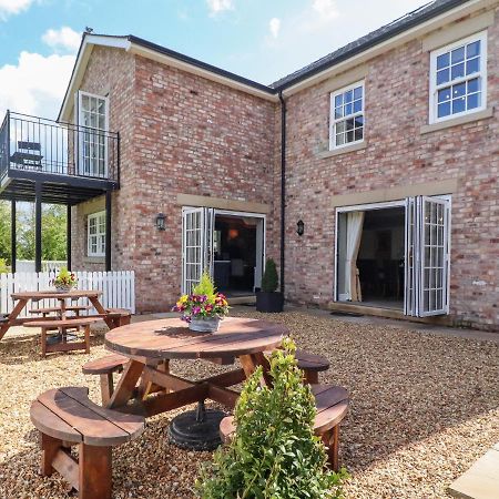 Villa Moor End Manor à Poulton-le-Fylde Extérieur photo