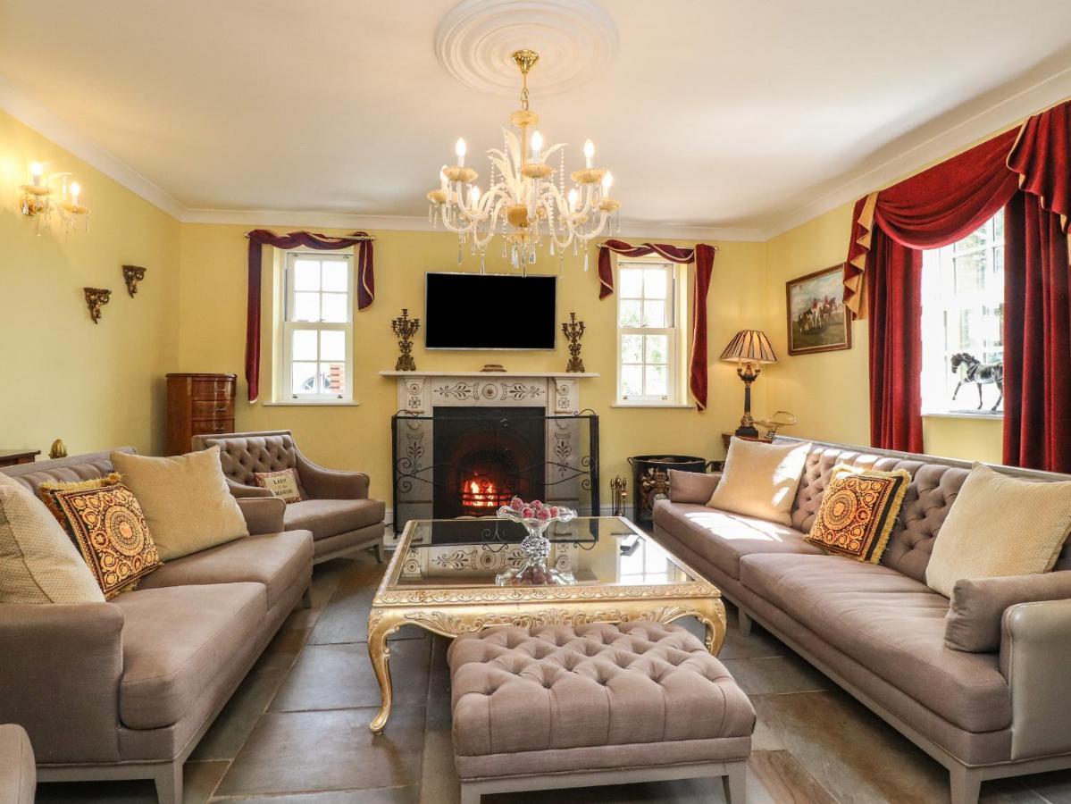 Villa Moor End Manor à Poulton-le-Fylde Extérieur photo