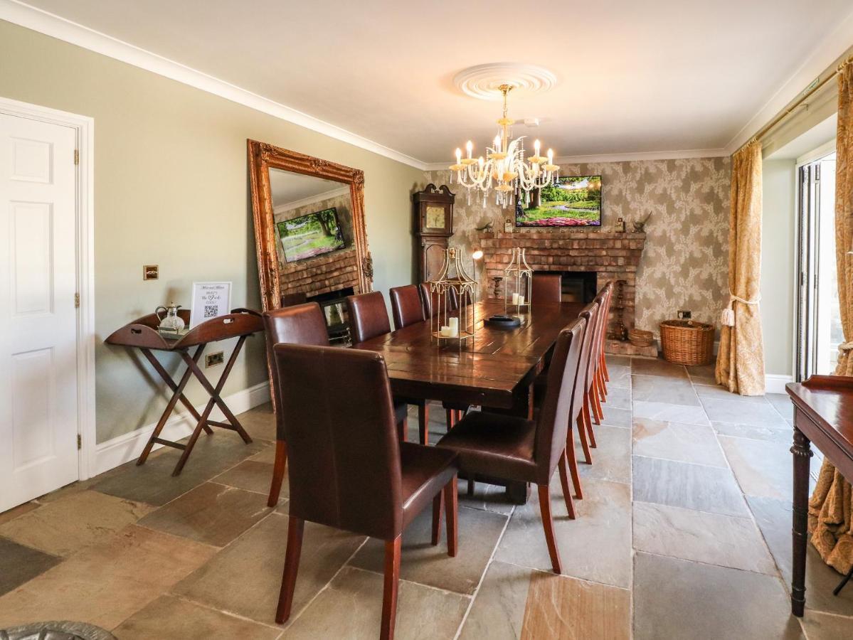 Villa Moor End Manor à Poulton-le-Fylde Extérieur photo