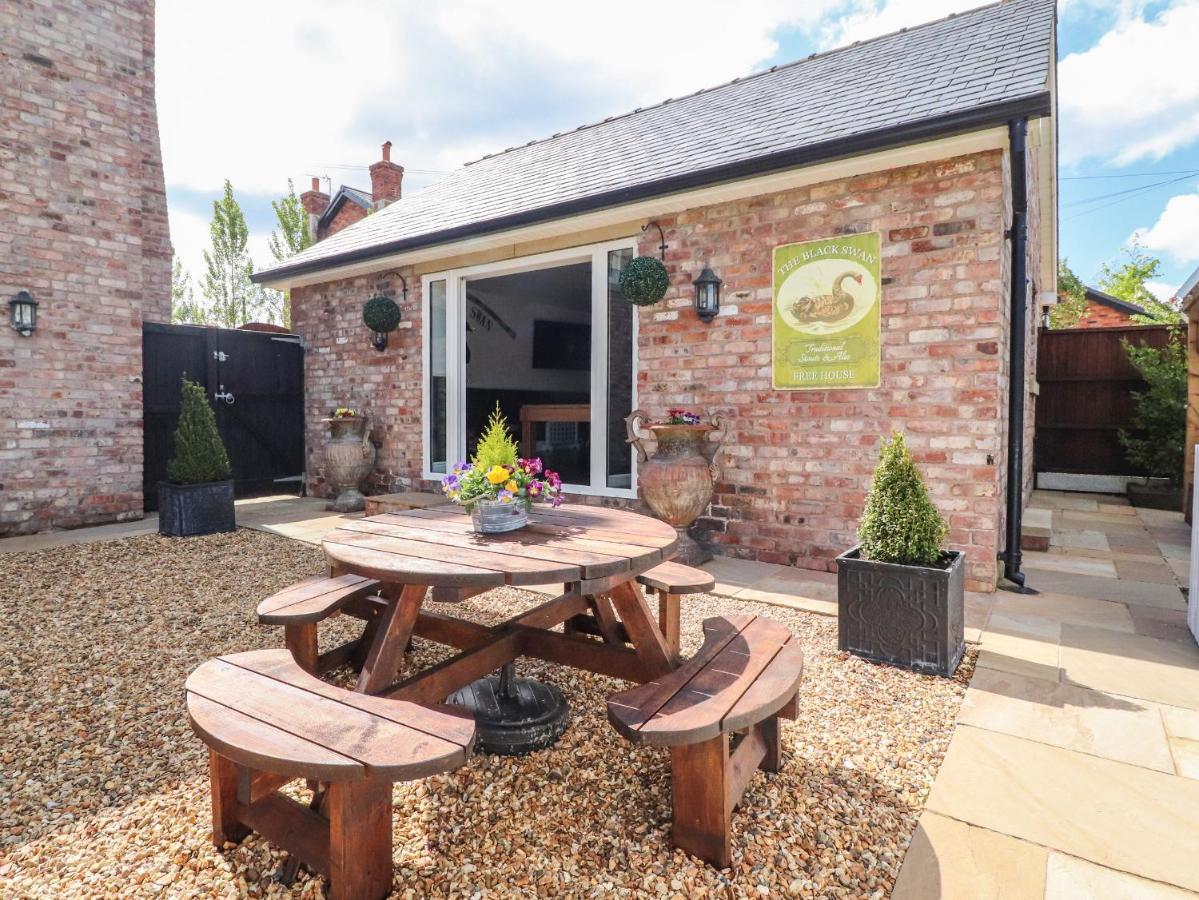 Villa Moor End Manor à Poulton-le-Fylde Extérieur photo